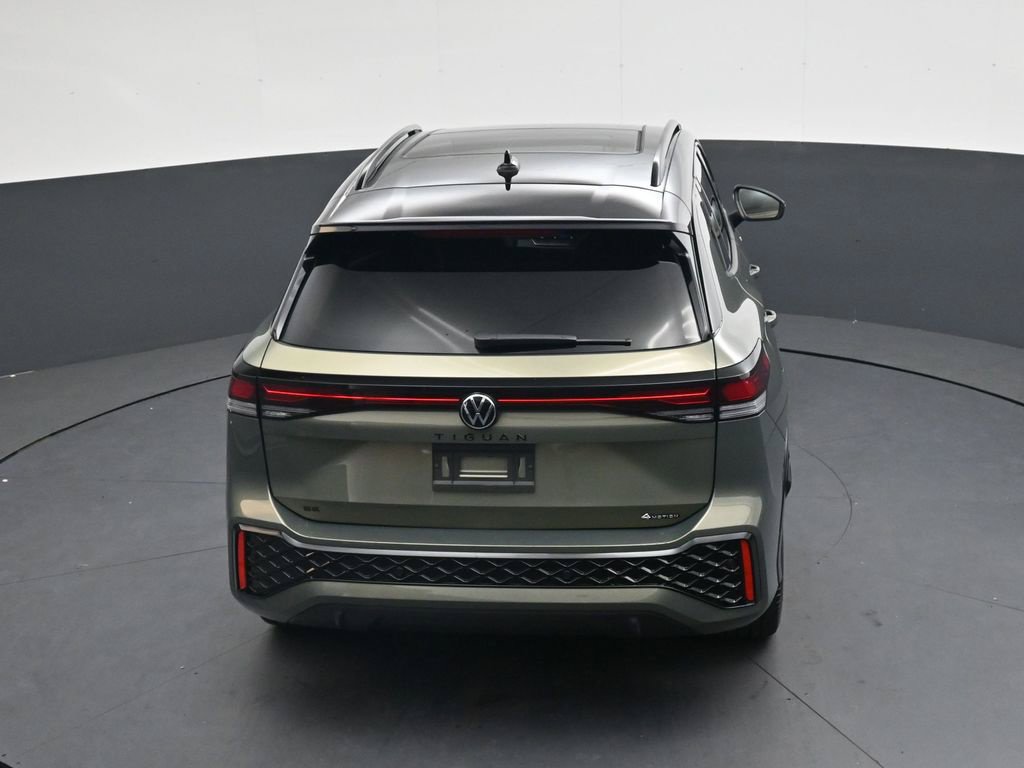 Used 2025 Volkswagen Tiguan SE R-Line AWD/4WD image 27