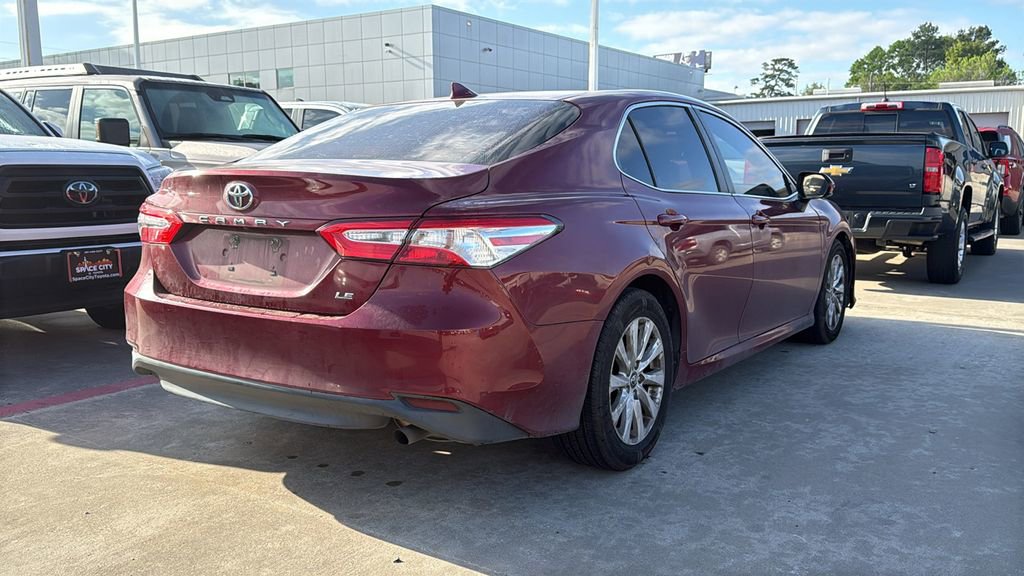 Used 2019 Toyota Camry LE image 3