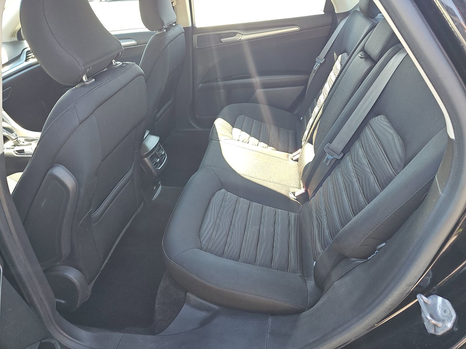 Used 2016 Ford Fusion SE image 14