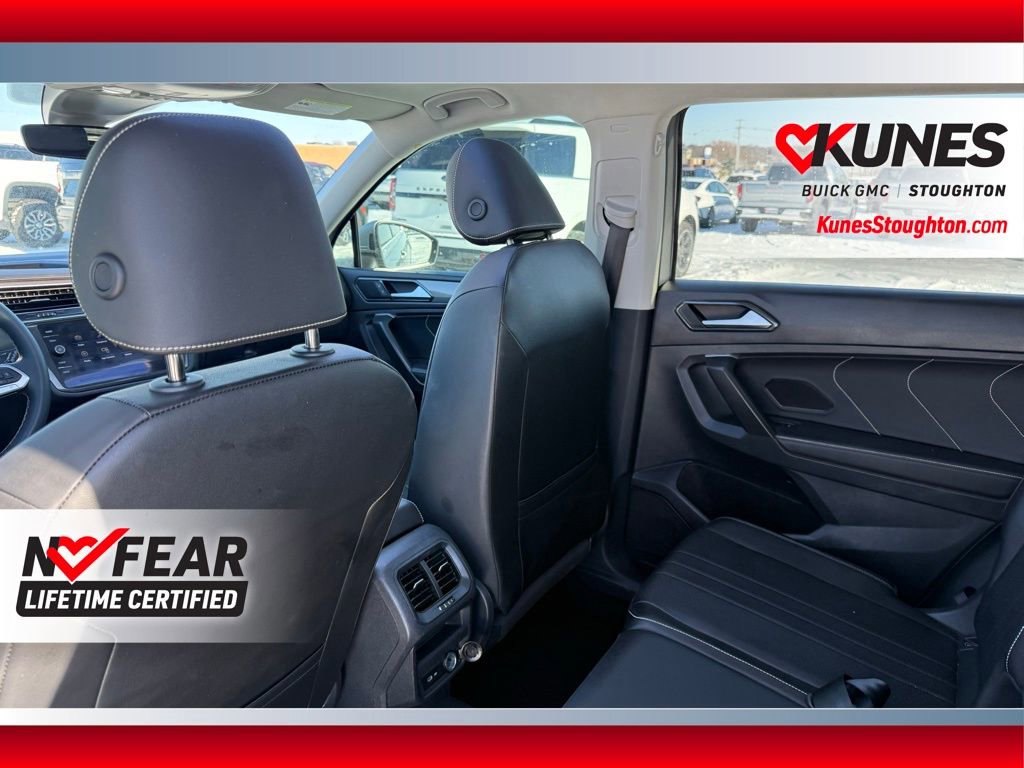 Used 2023 Volkswagen Tiguan SE image 40
