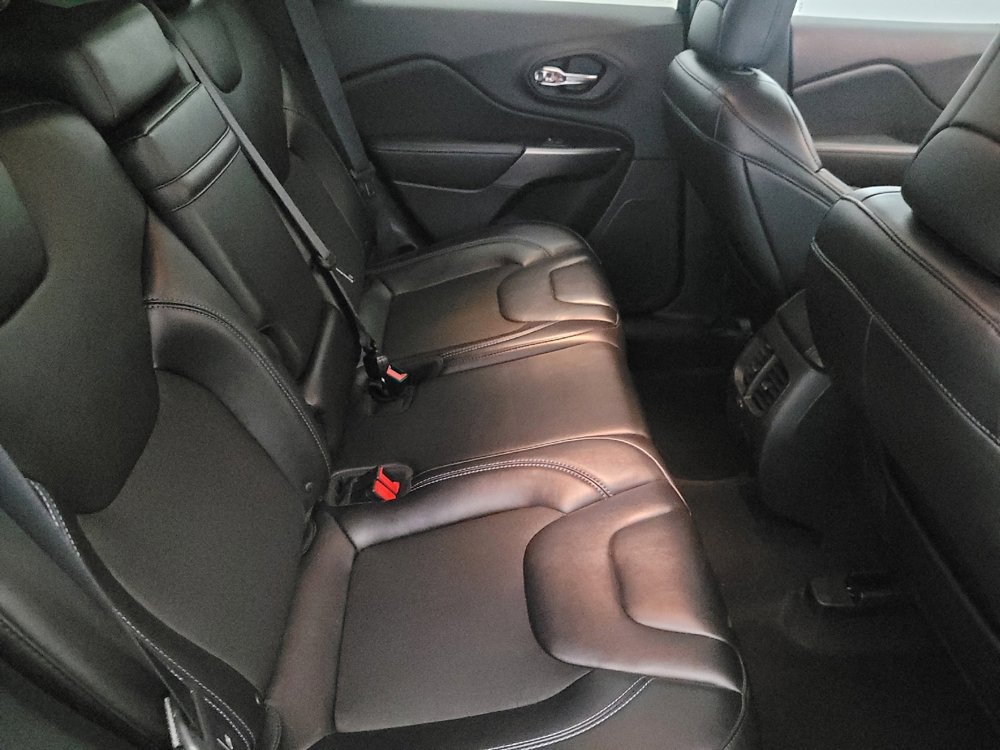 Used 2019 Jeep Cherokee Latitude Plus w/ Cold Weather Group image 19