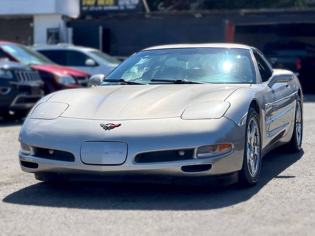 Used 1998 Chevrolet Corvette Coupe w/ Memory Pkg RWD image 8