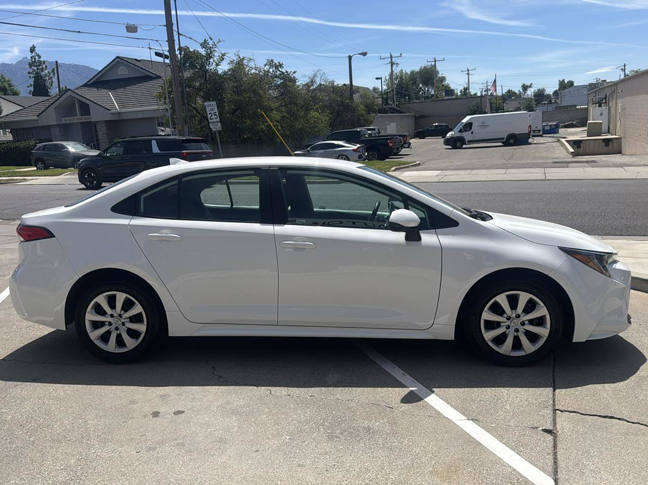 Used 2024 Toyota Corolla LE FWD image 4
