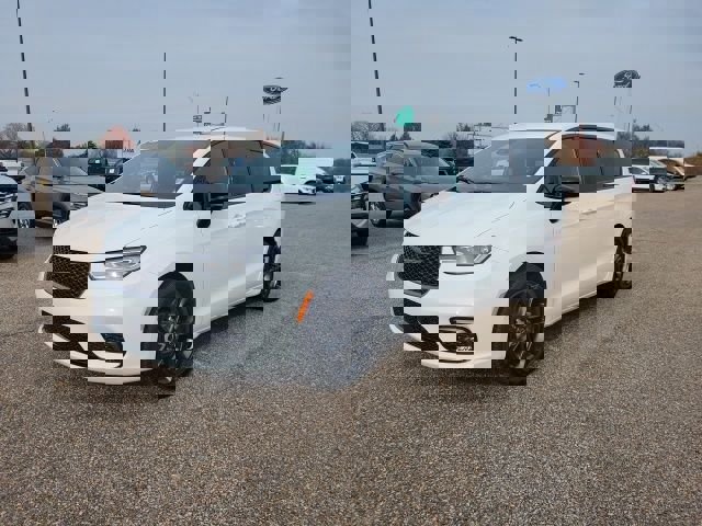 New 2026 Chrysler Pacifica Select image 17