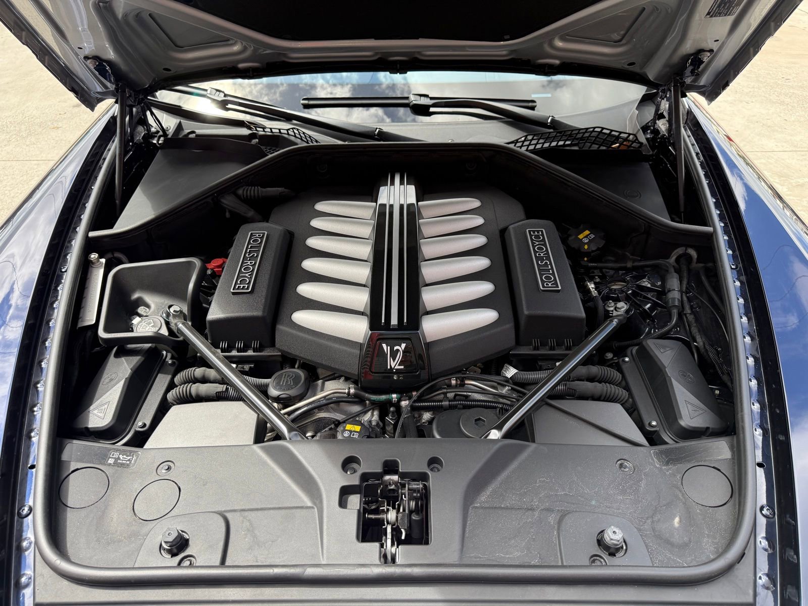 Used 2020 Rolls-Royce Ghost RWD image 33