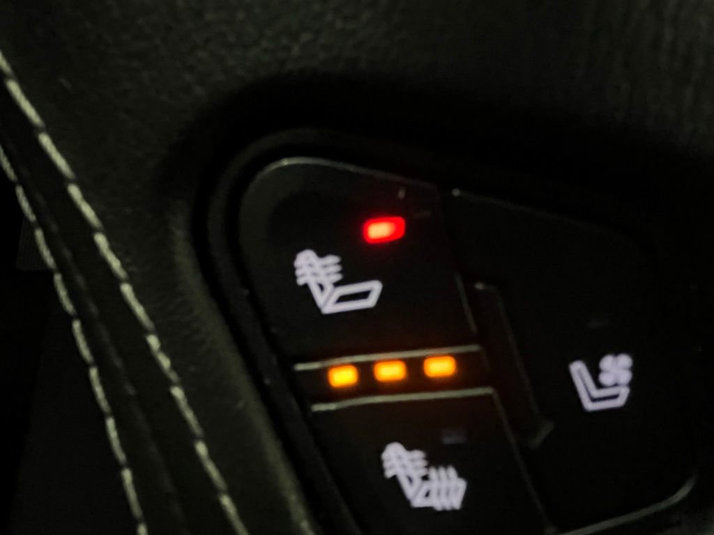 Used 2017 GMC Yukon SLT image 10