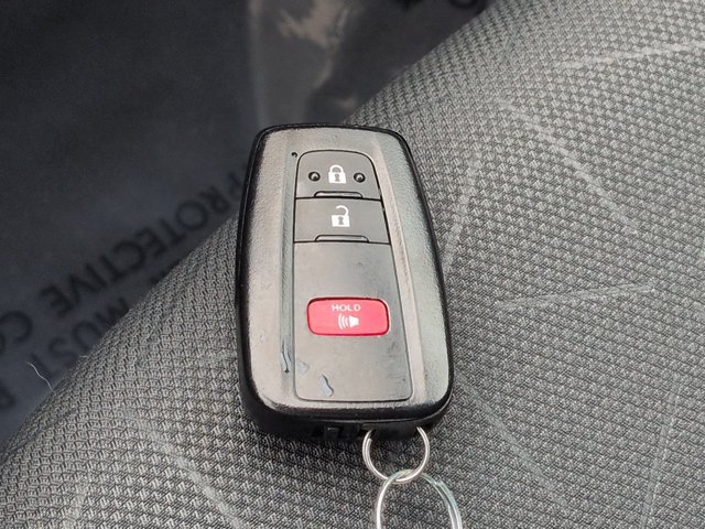 Used 2025 Toyota RAV4 XLE FWD image 29