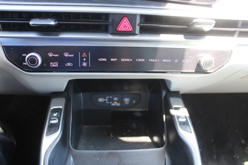 Certified 2024 Kia Sorento EX w/ Panoramic Sunroof Package FWD image 44
