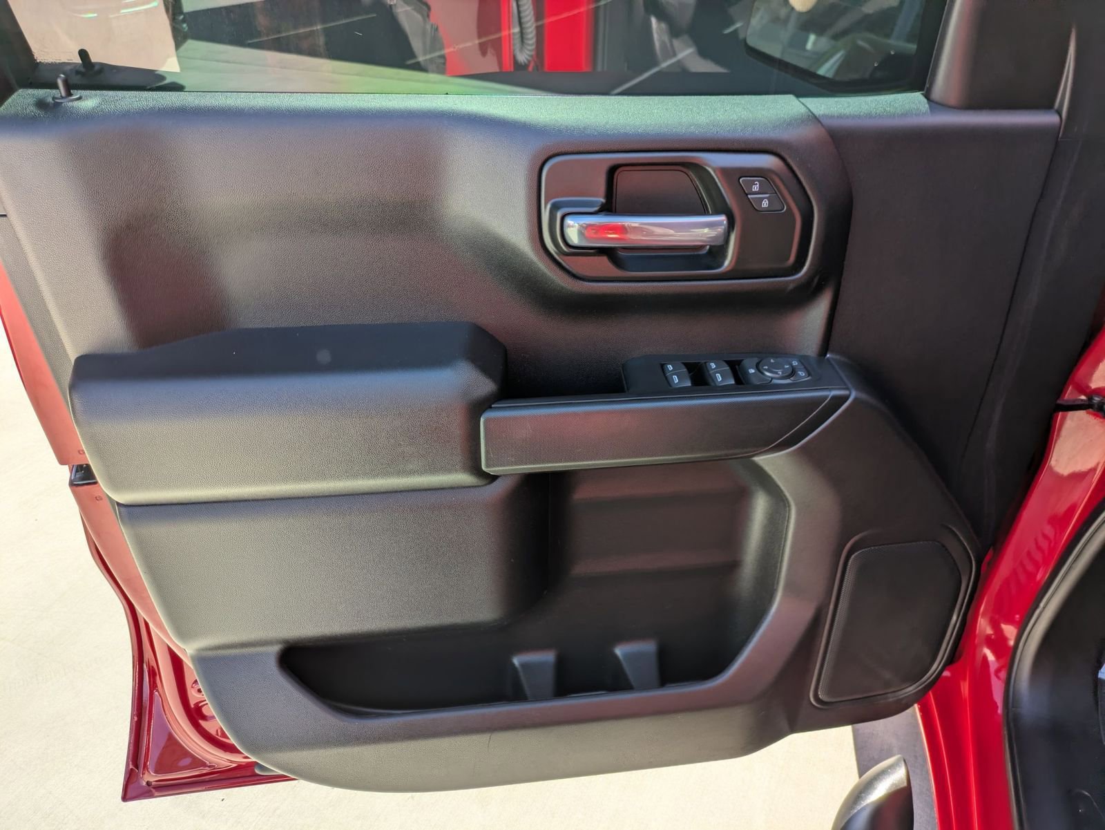 Used 2025 Chevrolet Silverado 1500 Custom AWD/4WD image 10
