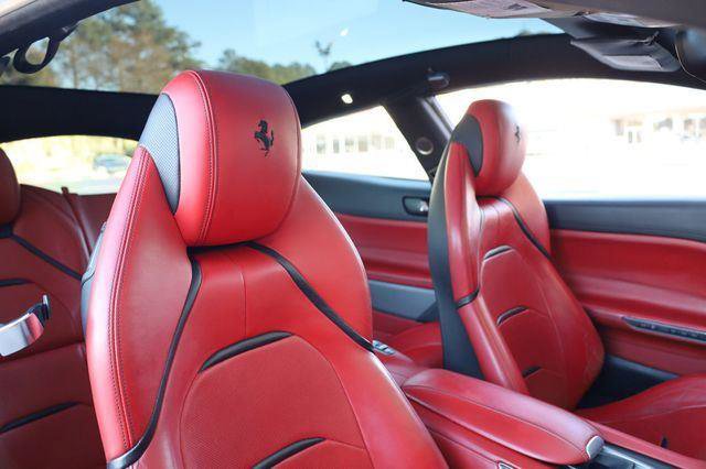 Used 2017 Ferrari GTC4Lusso AWD/4WD image 25