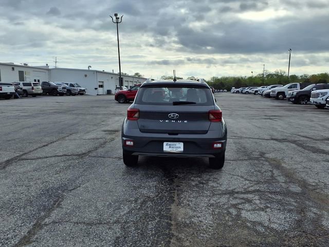 Used 2025 Hyundai Venue SEL FWD image 28