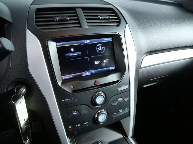 Used 2014 Ford Explorer XLT w/ Equipment Group 201A FWD image 18