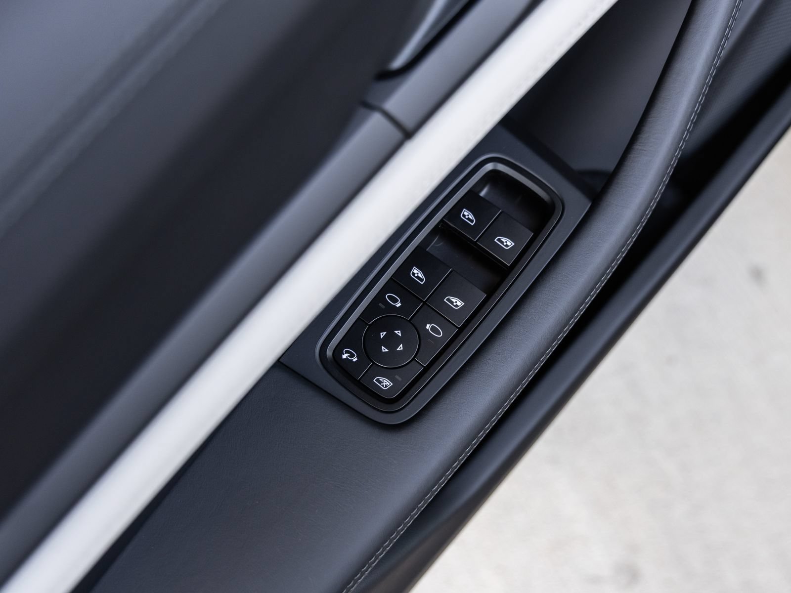 New 2026 Porsche Taycan AWD/4WD image 22