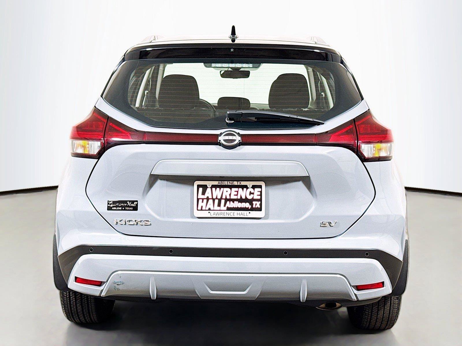 Used 2024 Nissan Kicks SV w/ Interior Electronics Package FWD image 5