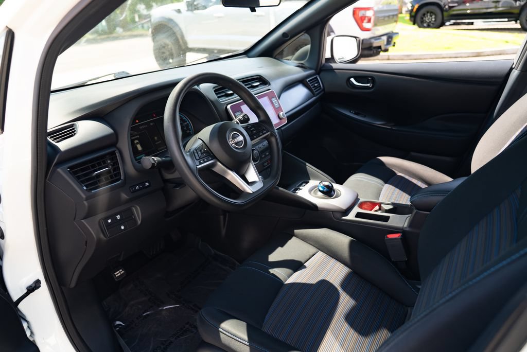 Used 2024 Nissan Leaf S FWD image 19