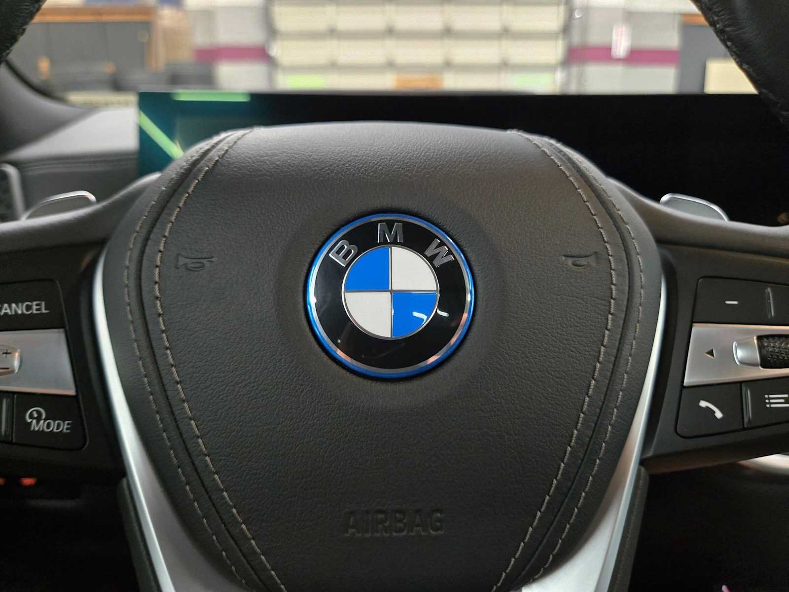 Used 2024 BMW X5 xDrive50e w/ Parking Assistance Package AWD/4WD image 25