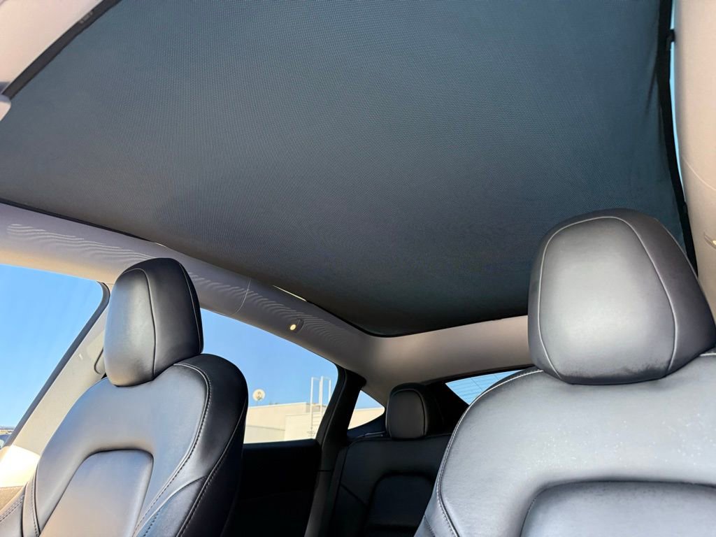 Used 2022 Tesla Model Y Performance image 3