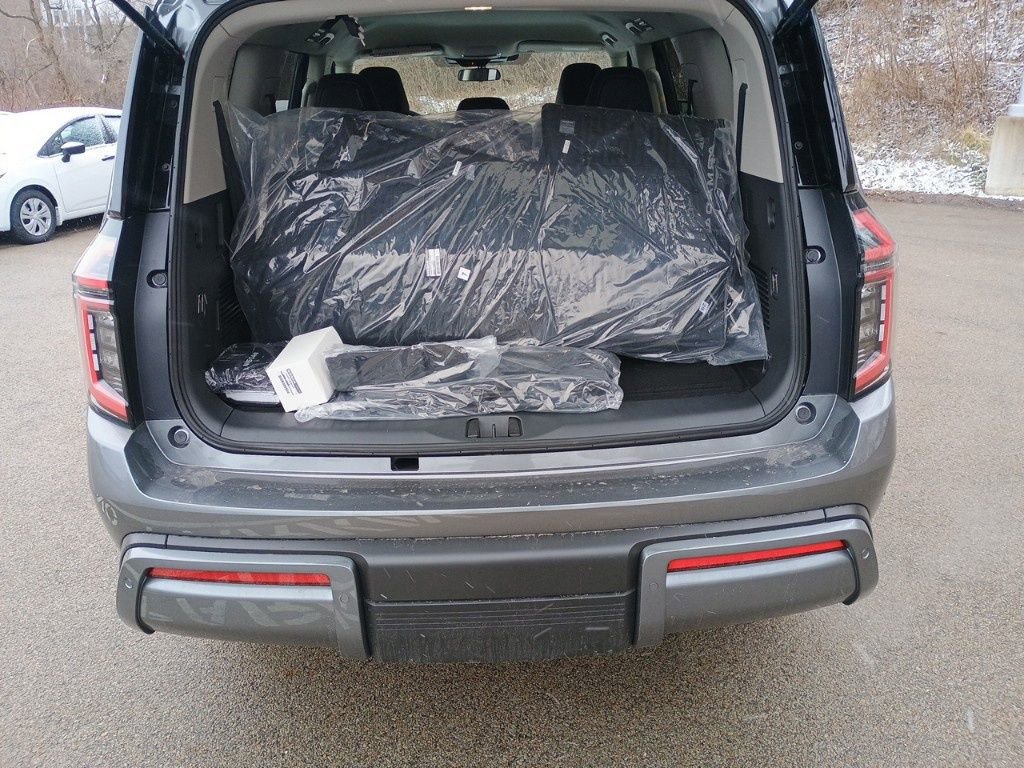 New 2025 Nissan Armada SV image 24