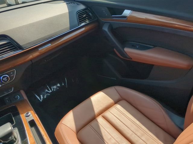 Used 2023 Audi Q5 2.0T Premium Plus w/ Premium Plus Package AWD/4WD image 16