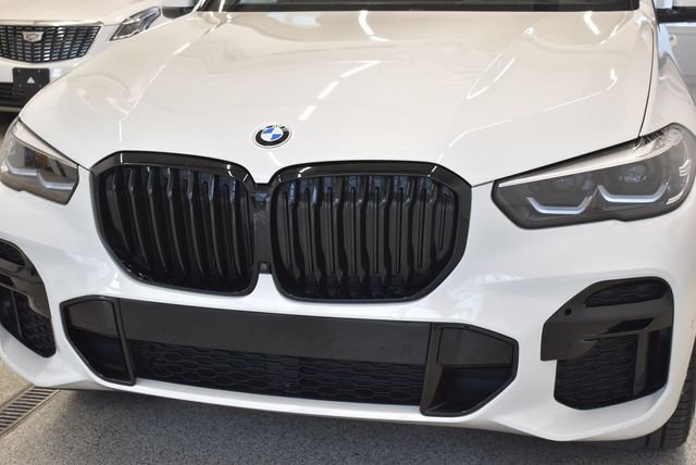 Used 2023 BMW X5 xDrive40i w/ M Sport Package AWD/4WD image 14