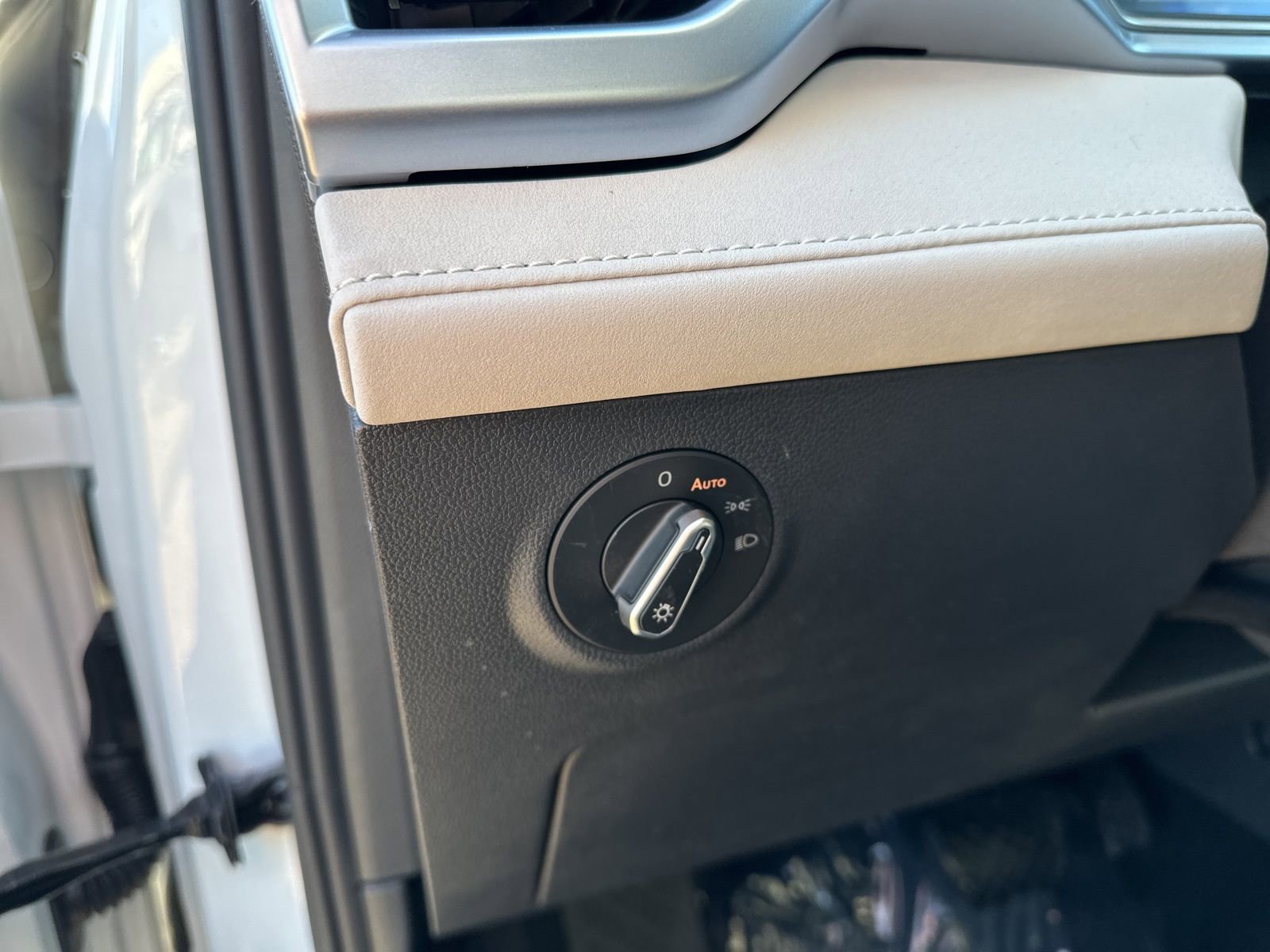 New 2026 Volkswagen Taos SE image 15