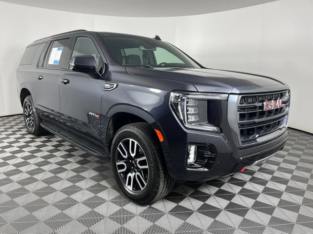 Used 2024 GMC Yukon XL AT4 w/ Technology Package AWD/4WD image 3
