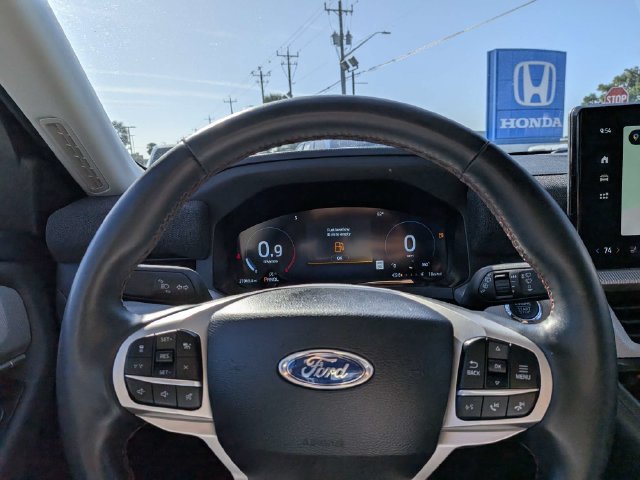 Used 2025 Ford Explorer Active w/ Active Comfort Package RWD image 21