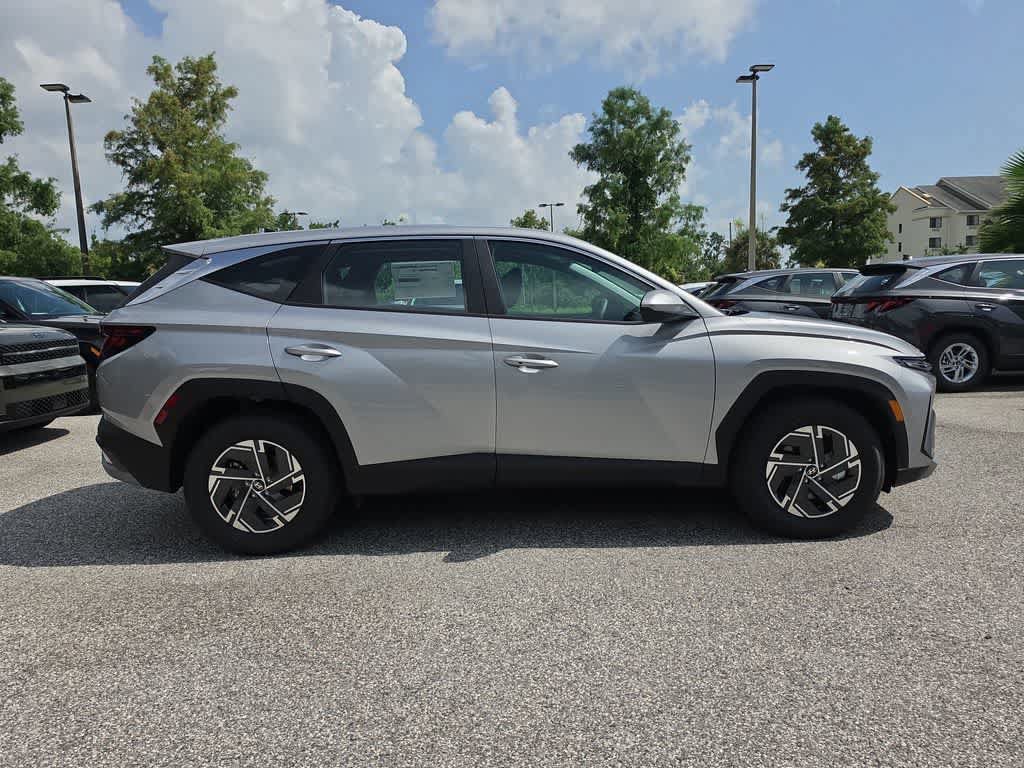 New 2026 Hyundai Tucson Blue SE FWD image 8