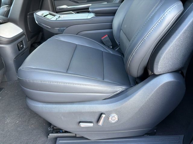 New 2026 Lincoln Navigator L Reserve w/ Jet Appearance Package image 8