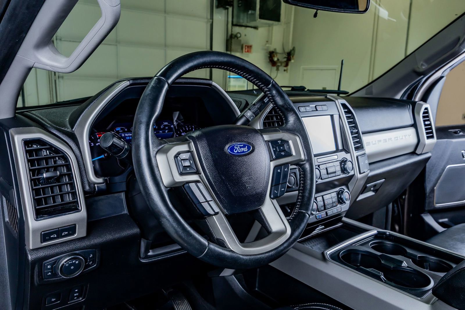 Used 2021 Ford F250 Lariat w/ Lariat Ultimate Package AWD/4WD image 14