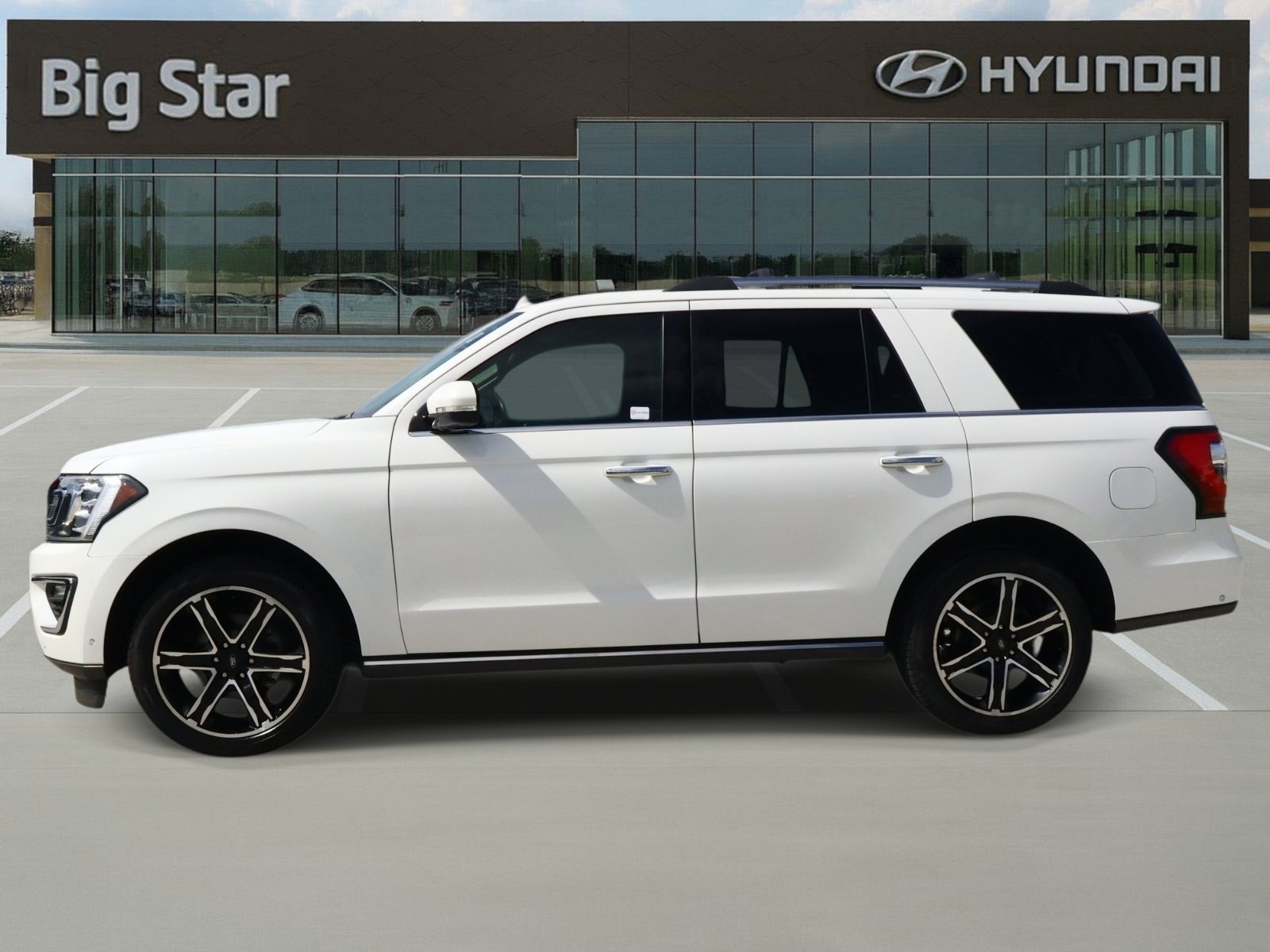 Used 2021 Ford Expedition Limited RWD image 2