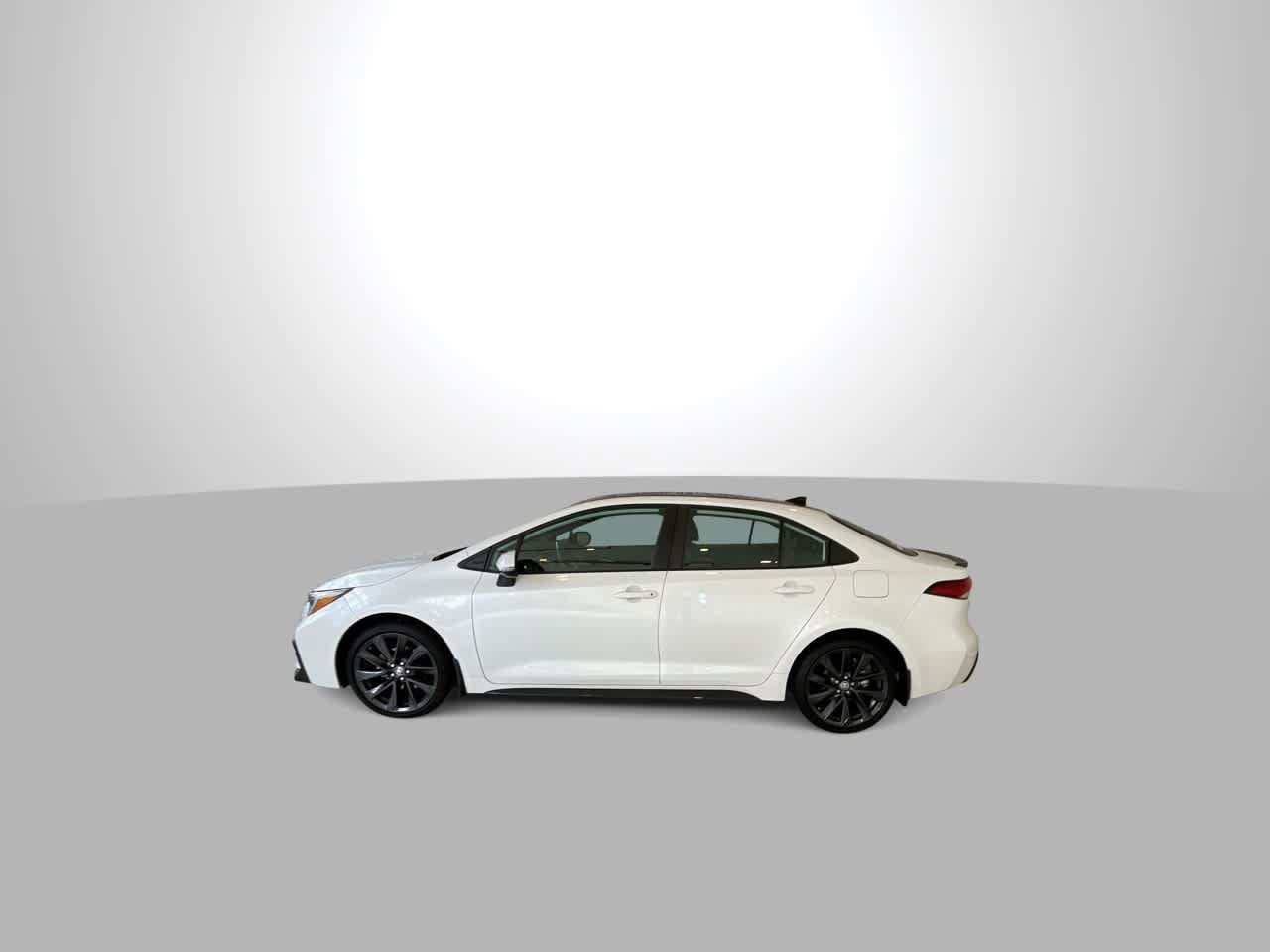 Used 2024 Toyota Corolla XSE FWD image 5