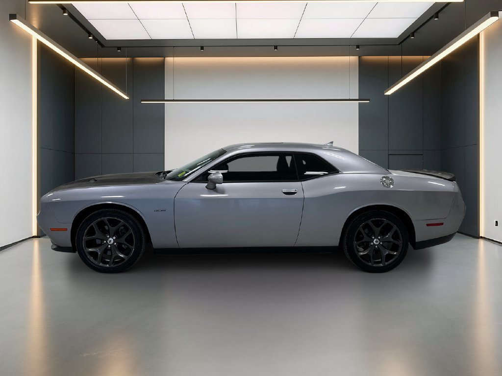 Used 2018 Dodge Challenger R/T Plus RWD image 2