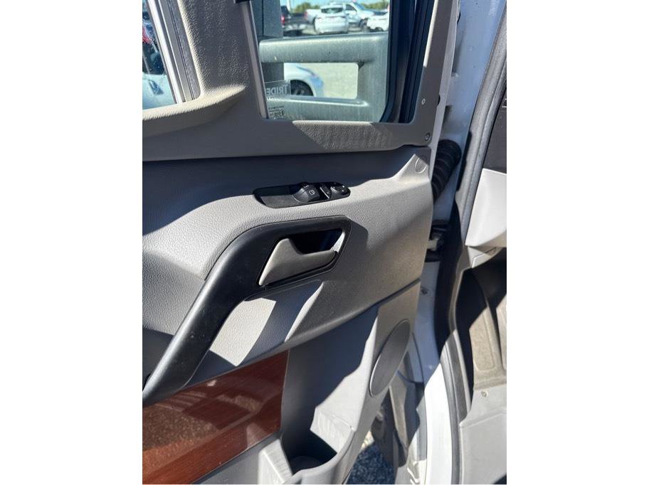Used 2010 Mercedes-Benz Sprinter 3500 image 13