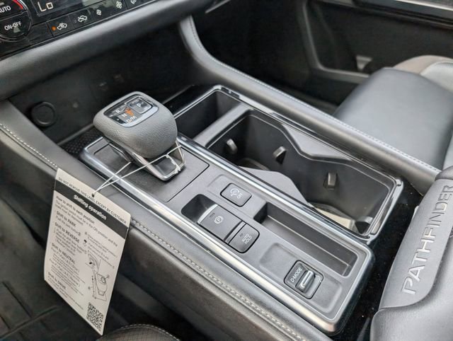 Used 2024 Nissan Pathfinder SL image 15
