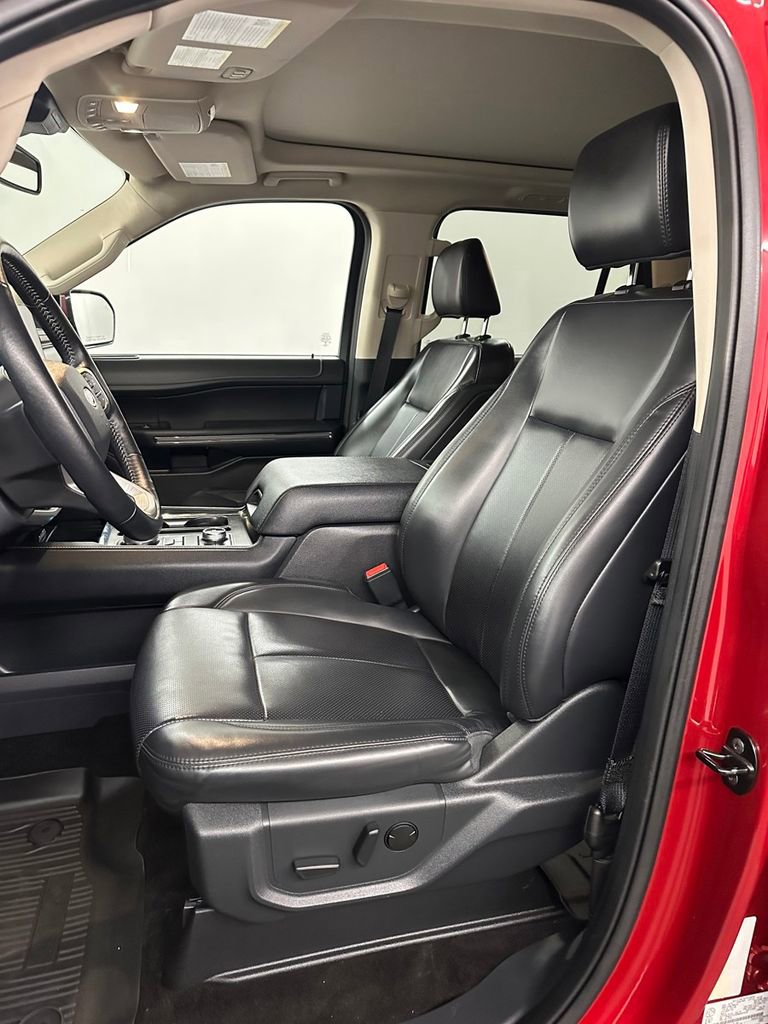 Used 2022 Ford Expedition XLT w/ Equipment Group 202A AWD/4WD image 12