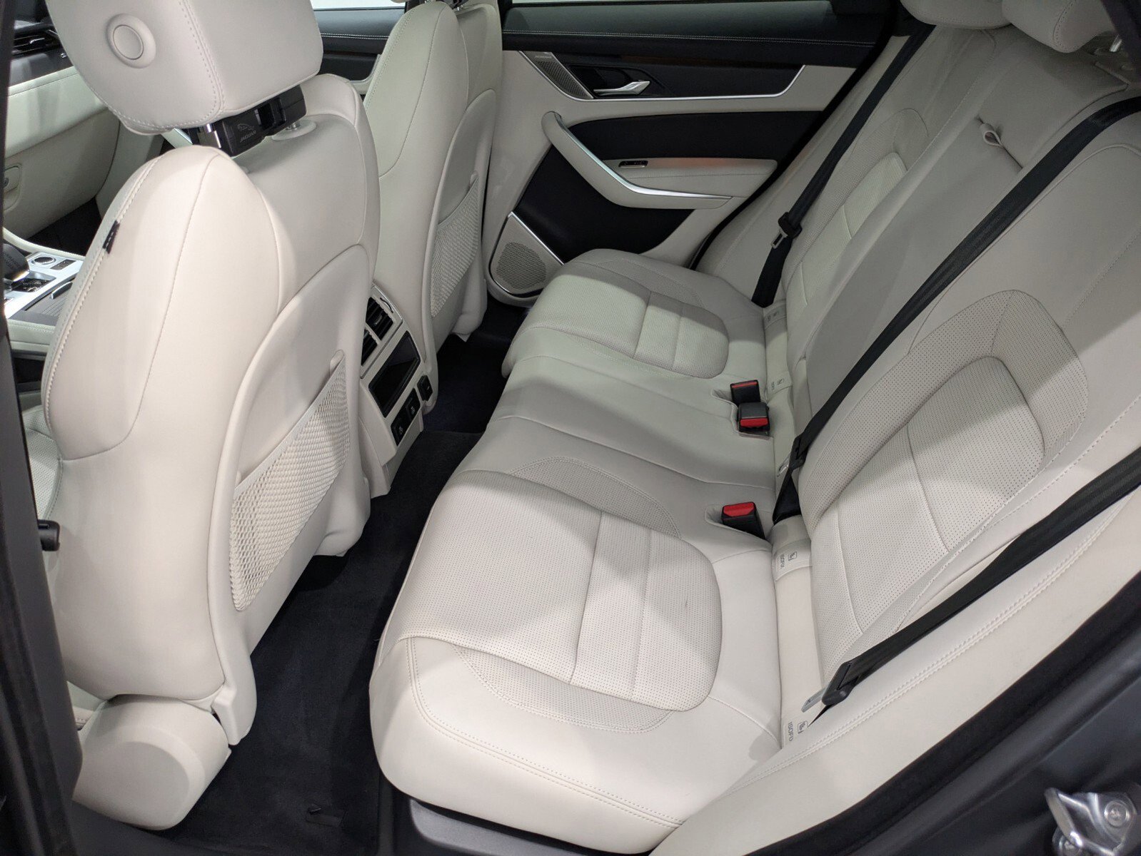 New 2026 Jaguar F-PACE R-Dynamic S image 11