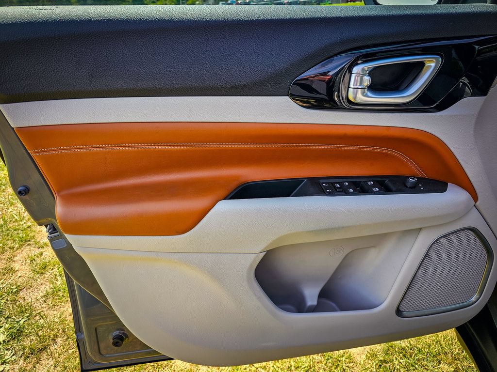 Certified 2022 Jeep Compass Limited AWD/4WD image 9
