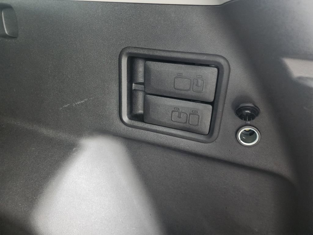 Certified 2023 GMC Terrain SLE w/ Driver Convenience Package image 11