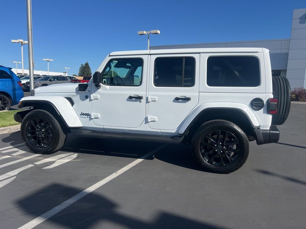 Used 2025 Jeep Wrangler Unlimited Sahara AWD/4WD image 21