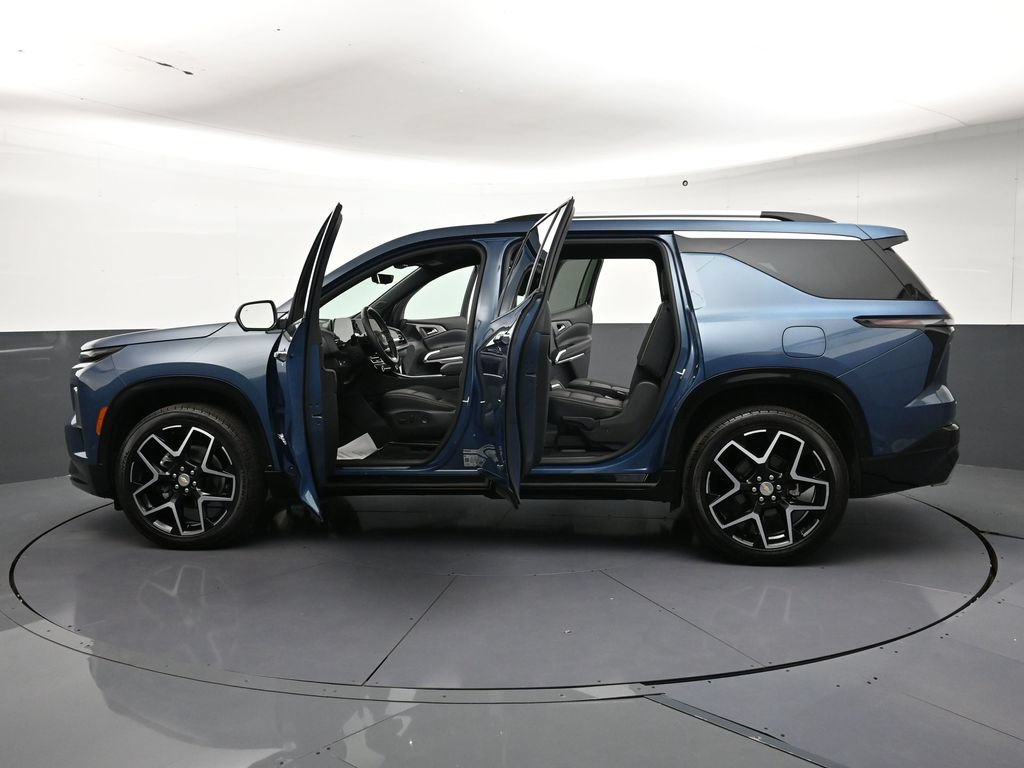 Used 2026 Chevrolet Traverse High Country AWD/4WD image 34