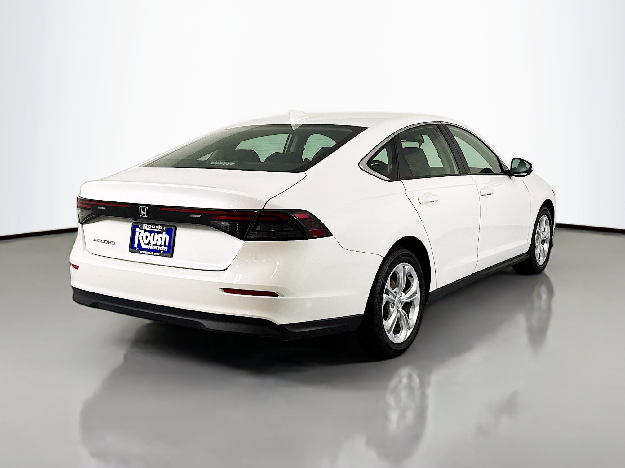 Certified 2023 Honda Accord LX image 5