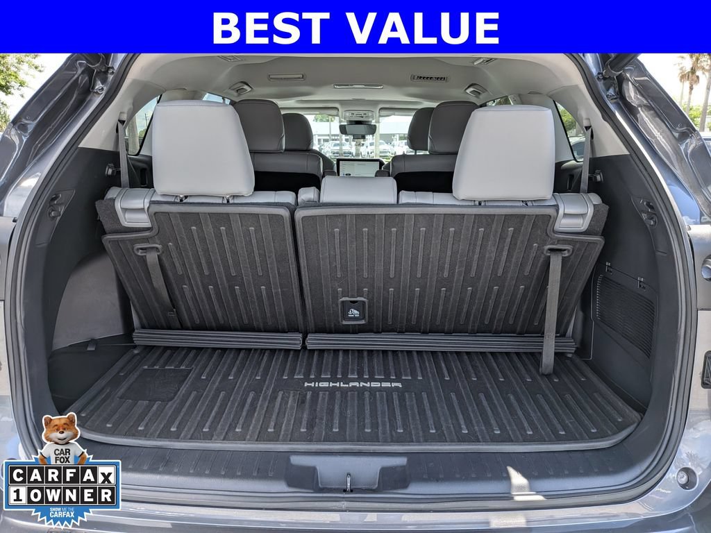Used 2023 Toyota Highlander XLE FWD image 12