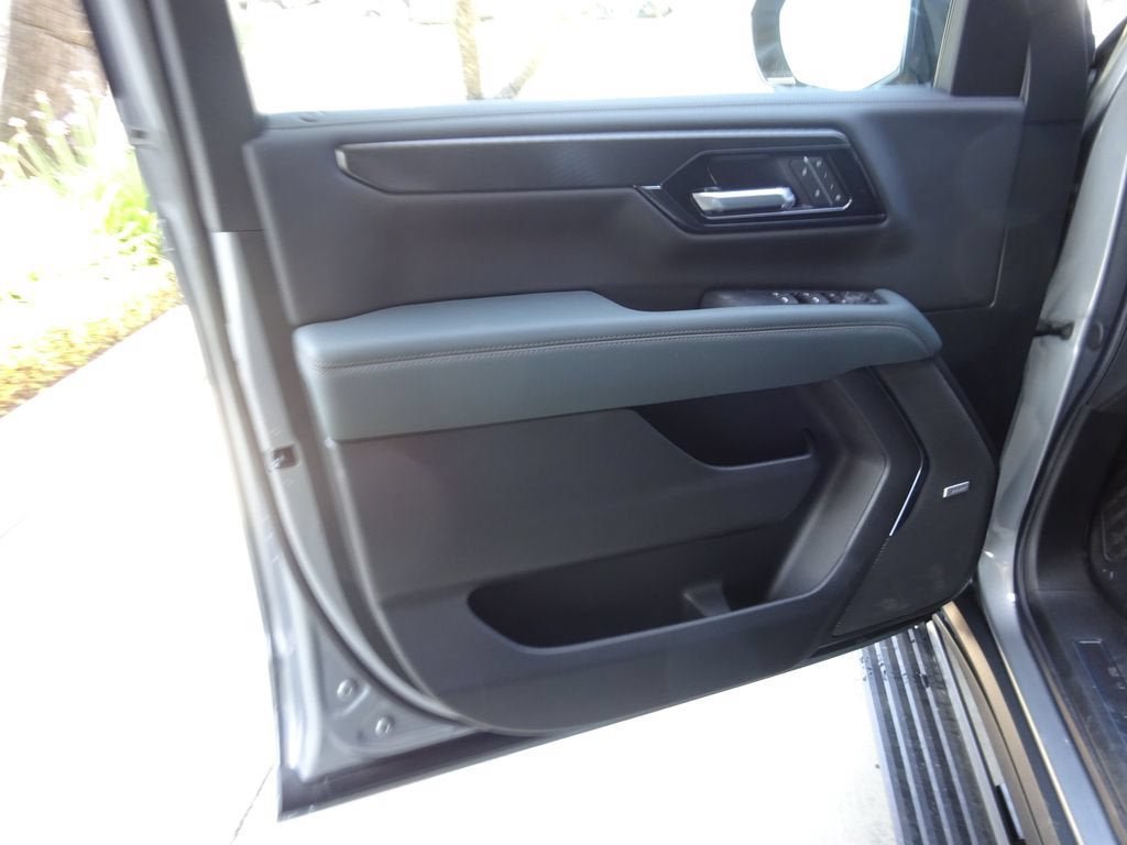 New 2026 GMC Yukon XL AT4 w/ AT4 Premium Plus Package AWD/4WD image 25
