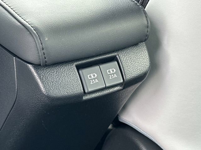 Used 2022 Toyota Prius XLE w/ Advanced Technology Package image 17