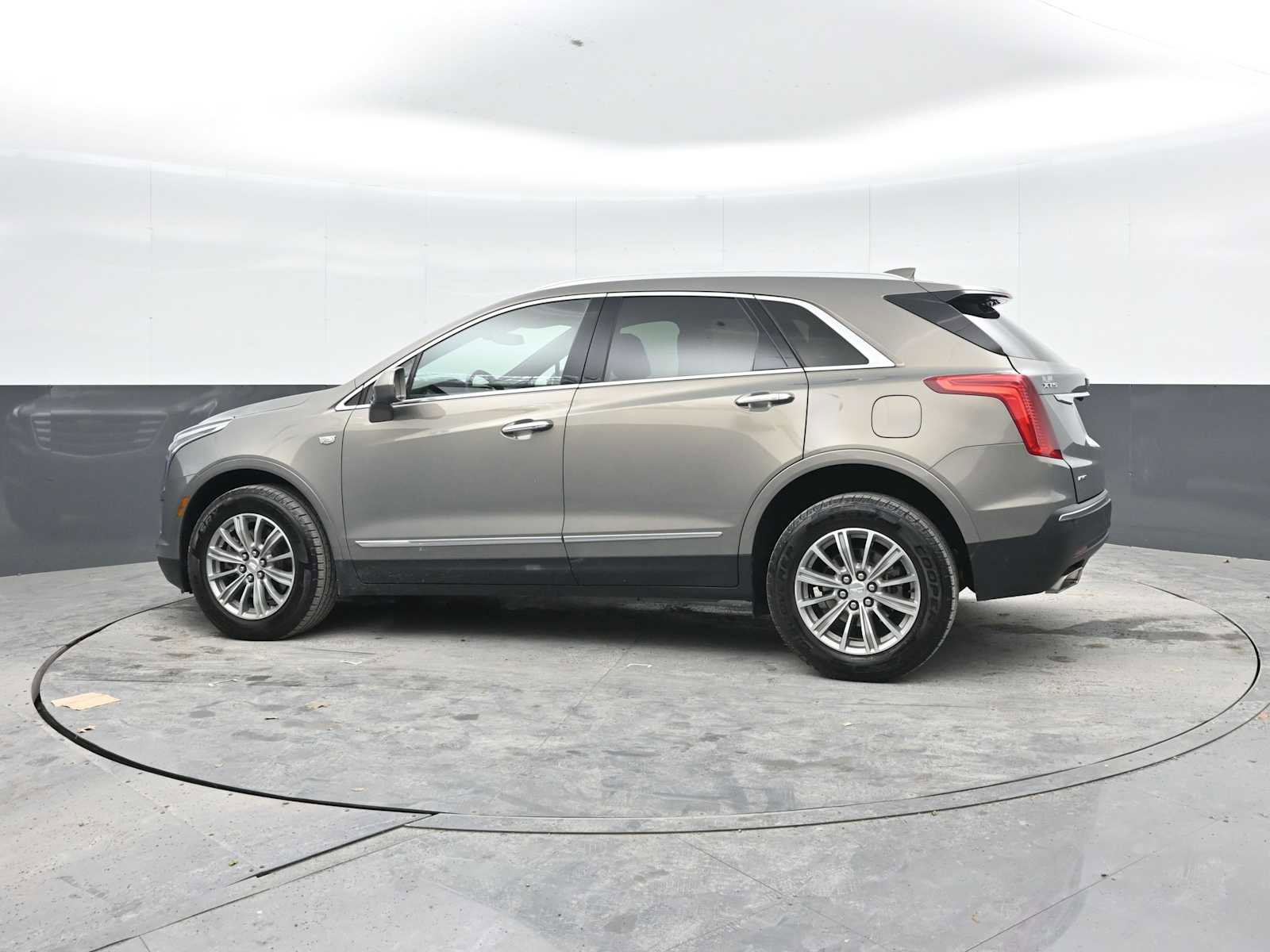 Used 2019 Cadillac XT5 Luxury AWD/4WD image 3