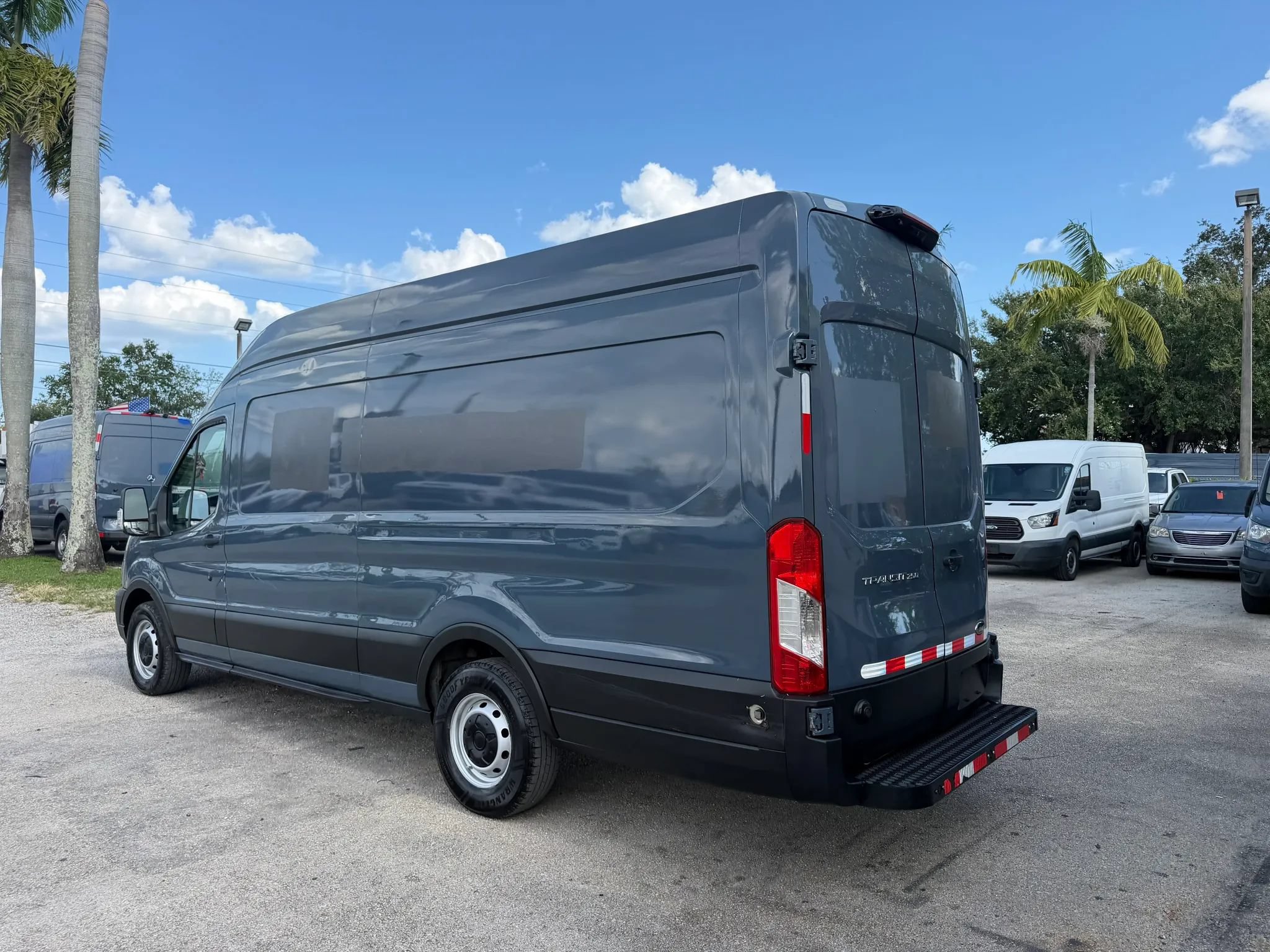 Used 2020 Ford Transit 250 148 High Roof Extended RWD image 3