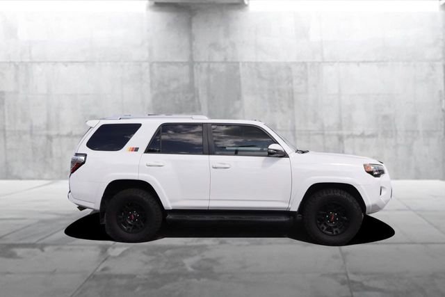 Used 2018 Toyota 4Runner SR5 AWD/4WD image 5