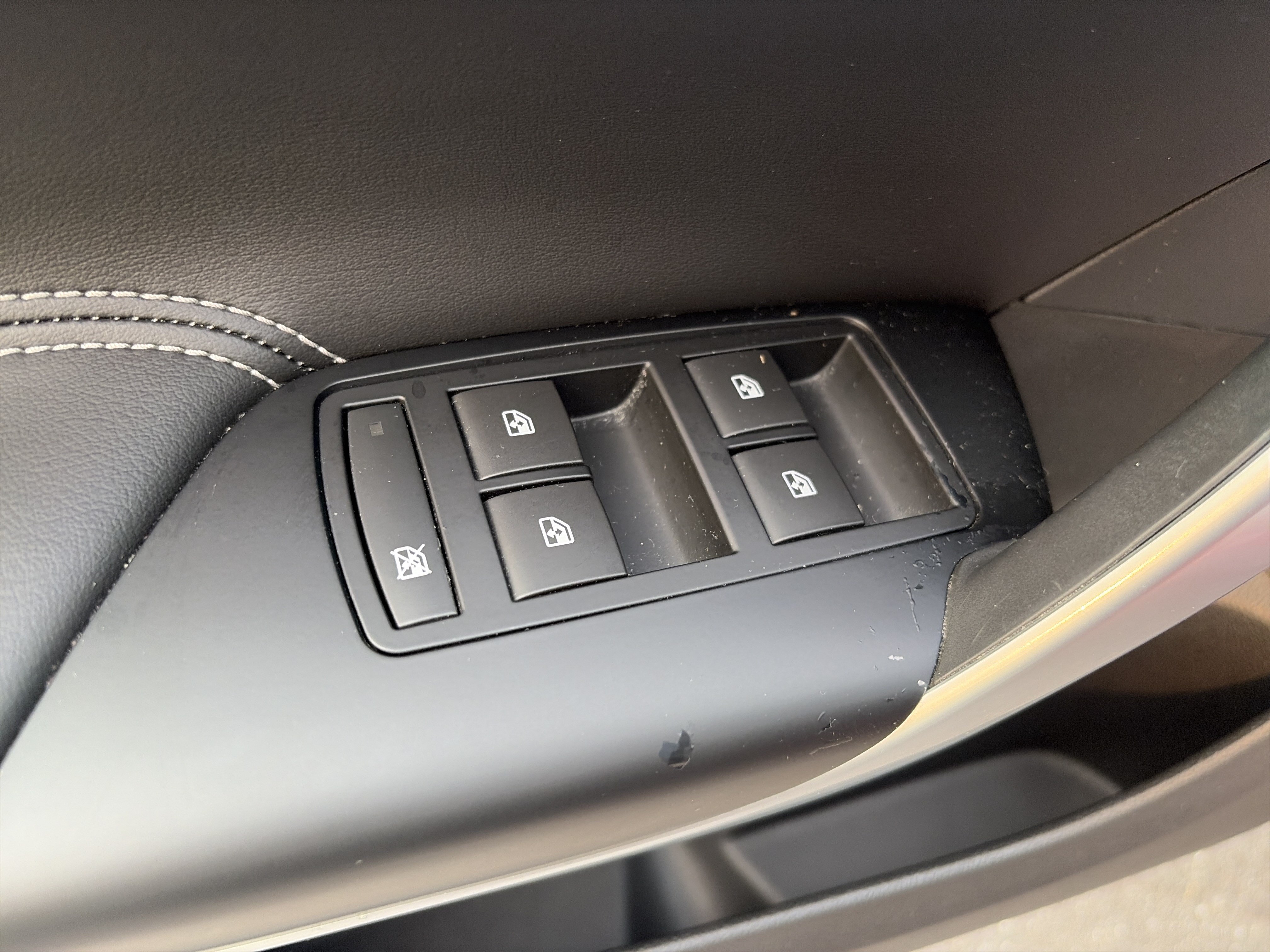 Used 2017 Buick Regal Sport Touring FWD image 14