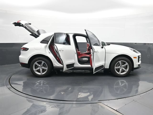 Certified 2021 Porsche Macan S AWD/4WD image 33